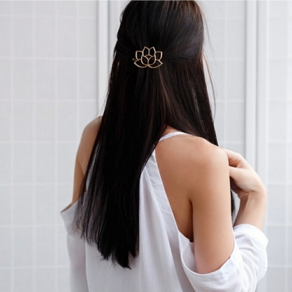 NWOT Gold Lotus Hair Pin - Picture 4 of 12